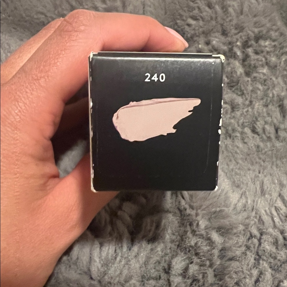 FENTY BEAUTY Pro Filt'r Soft Matte Longwear Liquid Foundation-240 - Picture 6 of 8